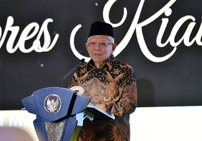 Menaker Ida Fauziyah menghadiri acara peluncuran buku 80 tahun Prof. Dr. K. H. Ma'ruf Amin 