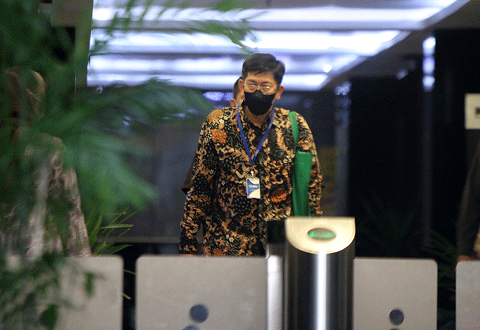 Kepala Kantor Pajak Madya Jakarta Timur Wahono Saputro Usai menjalani pemeriksaan di Gedung Merah Putih, KPK Jakarta, Selasa (14/3/2023).