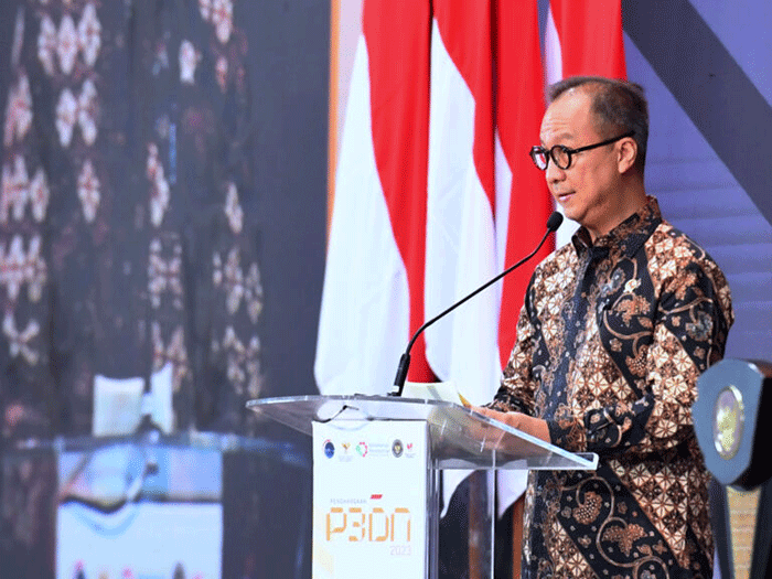 Presiden Joko Widodo memberikan sambutannya saat membuka acara Business Matching Produk Dalam Negeri Tahun 2023 di Istora Senayan, Jakarta, Rabu (15/3/2023).