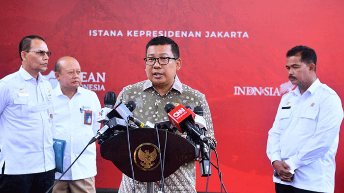 Kepala Badan Pangan Nasional, Arief Prasetyo Adi memberikan paparannya usai mengikuti rapat yang dipimpin oleh Presiden Joko Widodo di Istana Merdeka.