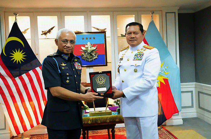 Panglima TNI Laksamana TNI Yudo Margono melaksanakan introductory visit kepada Panglima Angkatan Tentara Malaysia (ATM).