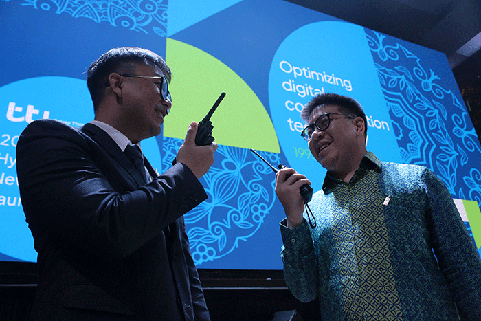 Peluncuran perangkat digital mobile radio Hytera di Jakarta, Kamis (16/3/2023).