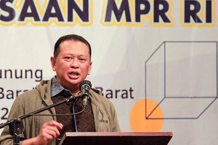 Ketua MPR RI Bambang Soesatyo saat memberikan sambutan mengenai peran media dalam mewujudkan rumah kebangsaan MPR RI di Jawa Barat, Jumat (18/3/2023).