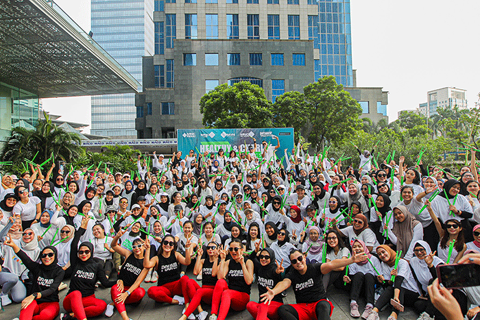 Sejumlah peserta saat mengikuti olahraga Pound Fit dalam kegiatan Healthy & Charity X Pound with MNC Squad di MNC Center, Kebon Sirih, Jakarta.