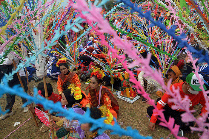 Ribuan siswa se-Kota Semarang mengikuti Karnaval Dugderan 2023 di Lapangan Simpang Lima Semarang, Jawa Tengah, Senin (20/3/2023).