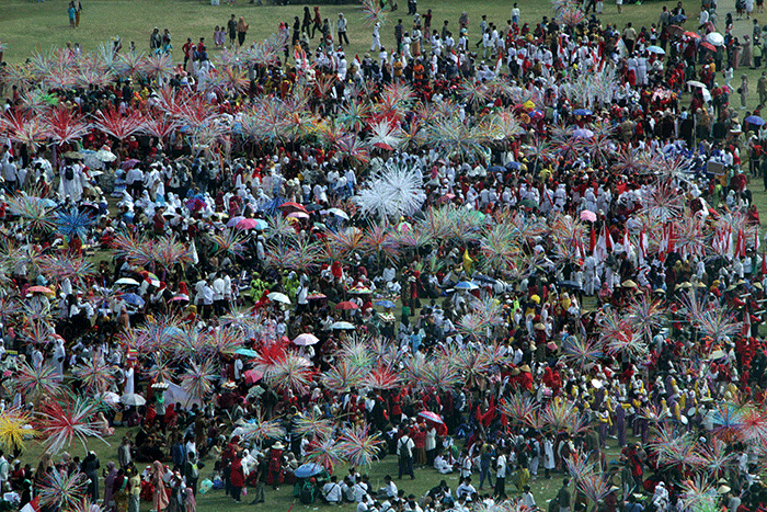 Ribuan siswa se-Kota Semarang mengikuti Karnaval Dugderan 2023 di Lapangan Simpang Lima Semarang, Jawa Tengah, Senin (20/3/2023).
