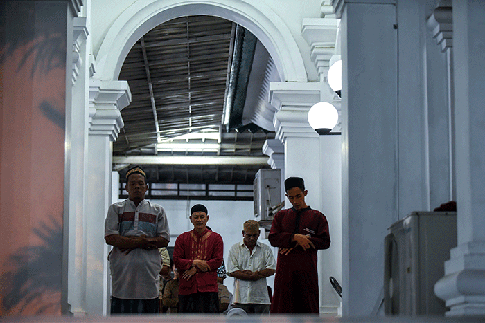 Salat Tarawih Perdana Ramadan 1444 H Di Palembang