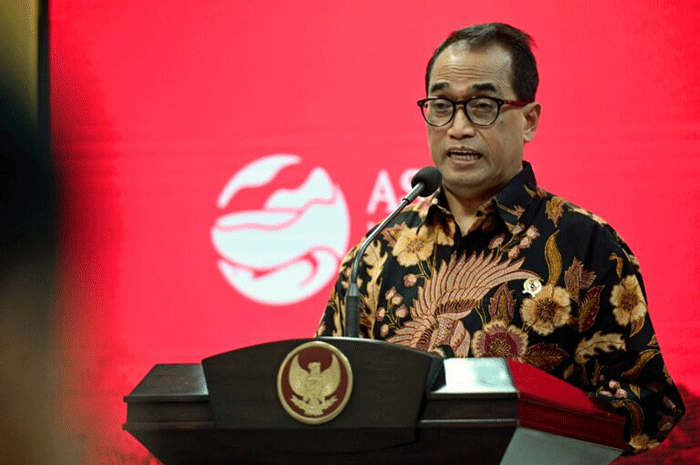 Menteri Perhubungan Budi Karya Sumadi memberikan keterangan usai mengikuti rapat terbatas di Istana Merdeka, Jakarta, Jumat (24/3/2023).