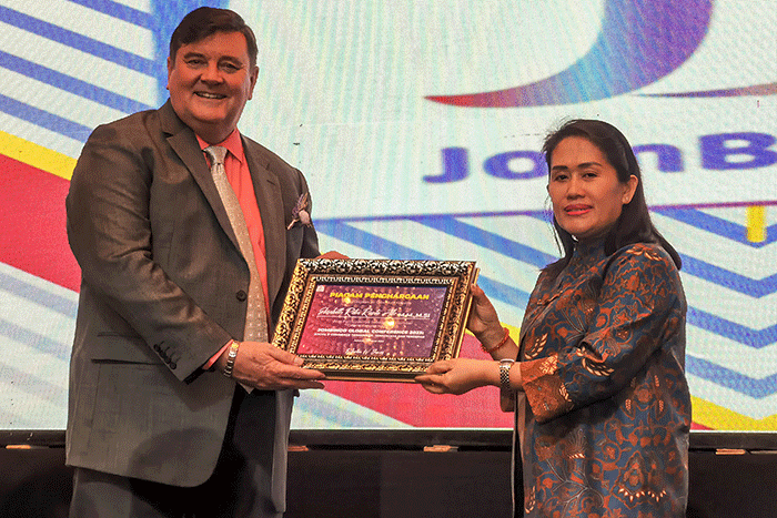 Peluncuran platform E-commerce Jombingo Global Conference 2023 di Jakarta, Minggu (26/3/2023).
