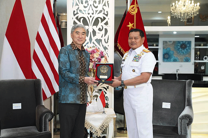 Panglima TNI Laksamana TNI Yudo Margono menerima kunjungan kehomatan Y.M. Sung Yong Kim Duta Besar Amerika Serikat untuk Indonesia.