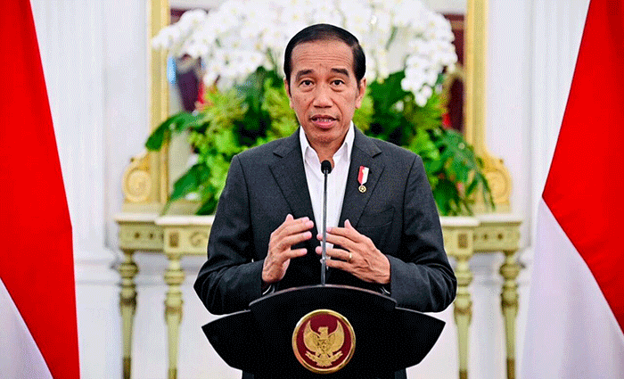 Presiden Joko Widodo memberikan keterangannya di Istana Merdeka, Jakarta, Selasa (28/3/2023).