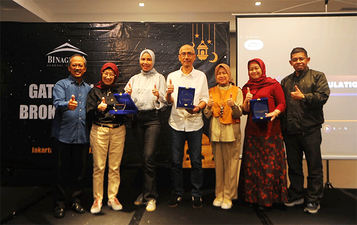 Direktur Utama PT Asuransi Binagriya Upakara Sri RM Sudarsari memberikan apresiasi kepada pialang asuransi (broker) yang menjadi mitra bisnis perusahaan.