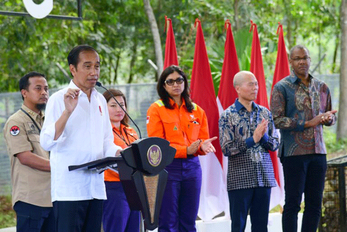 Presiden Jokowi memberikan sambutannya saat meresmikan Taman Kehati Swerigading Wallacea di PT Vale Indonesia, Kabupaten Luwu Timur, Sulawesi Selatan.