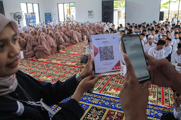 Ratusan santri mengikuti kegiatan Semarak Rupiah Ramadan dan Berkah idul Fitri (SERAMBI) Kantor Perwakilan Bank Indonesia Provinsi Sumatera Selatan.
