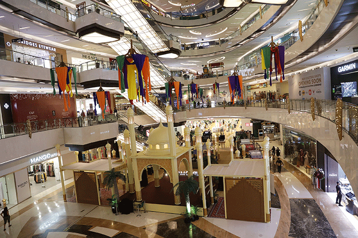 Suasana Ramadan di Lippo Mall kemang, Jakarta, Sabtu, (1/4/2023).