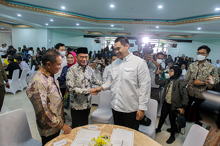 Menteri Pemuda dan Olahraga (Menpora) Dito Ariotedjo memberikan sambutan dalam acara serah terima jabatan di Auditorium Wisma Kemenpora, Jakarta.