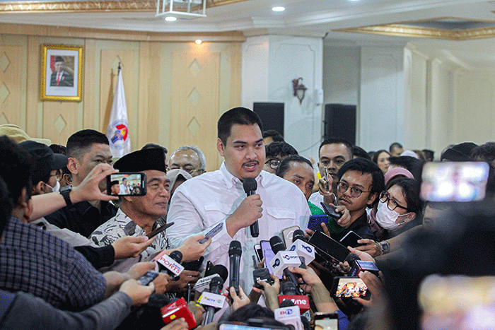 Menteri Pemuda dan Olahraga (Menpora) Dito Ariotedjo memberikan sambutan dalam acara serah terima jabatan di Auditorium Wisma Kemenpora, Jakarta.