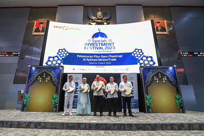 Puncak MNC Syariah Investment Festival 2023 di Main Hall Bursa Efek Indonesia, di Jakarta, Rabu (5/4/2023).