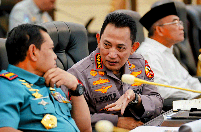 Kapolri Jenderal Listyo Sigit Prabowo bersama para menteri terkait menggelar rapat lintas sektoral untuk mematangkan kesiapan pengamanan arus mudik.