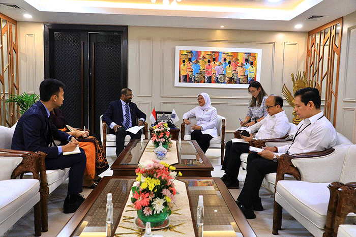 Menteri Ketenagakerjaan Ida Fauziyah menerima kunjungan Duta Besar Republik Sosialis Demokratik Sri Lanka untuk Indonesia, Jayanath Siri Kumara Colombage.