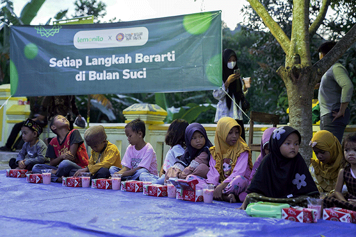 Isbanban Foundation pada acara ngabuburit dan buka puasa bersama di SD Negeri Cimoyan, Serang, Banten, Senin (10/4/2023).
