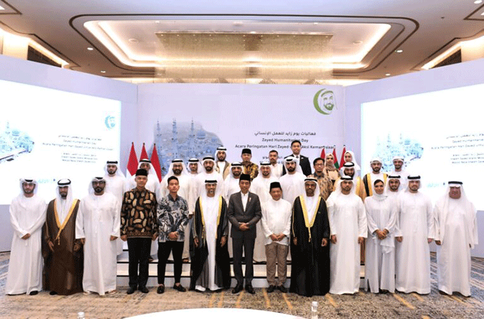 Presiden Joko Widodo menghadiri peringatan Zayed Humanitarian Day yang digelar di Swis-bel Hotel, Kota Surakarta, Jawa Tengah, Senin (10/4/2023) malam.