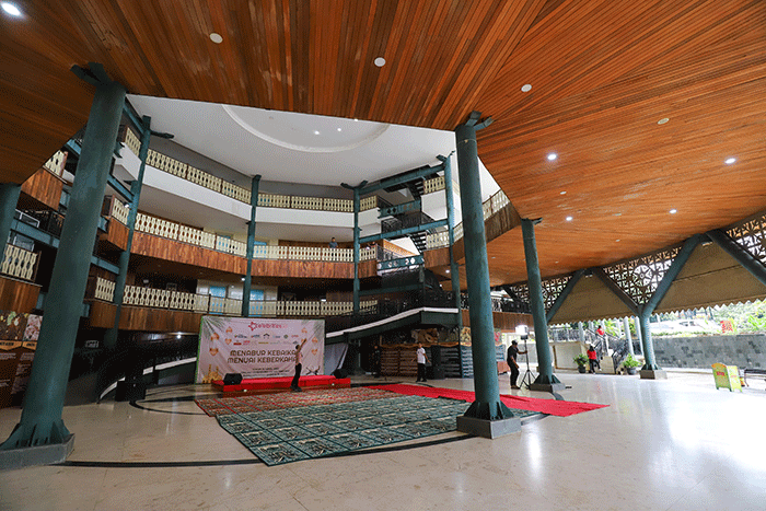 Suasana gedung Serbaguna Setu Babakan di Kawasan Perkampungan Budaya Betawi (PBB) Jagakarsa, Jakarta Selatan, Jumat (14/4/2023).