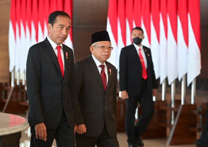 Presiden Joko Widodo beserta Iriana Joko Widodo dan delegasi terbatas berangkat menuju ke Hannover, Jerman, Sabtu (15/4/2023).