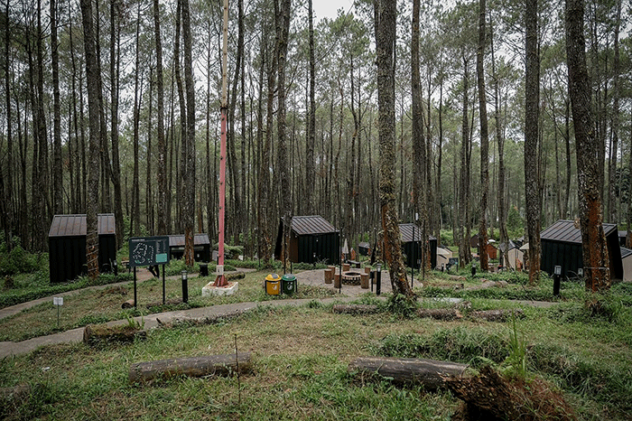 Wamenparekraf Angela Tanoesoedibjo melakukan kunjungan kerja ke Cikole dan dan meninjau Bobocabin.