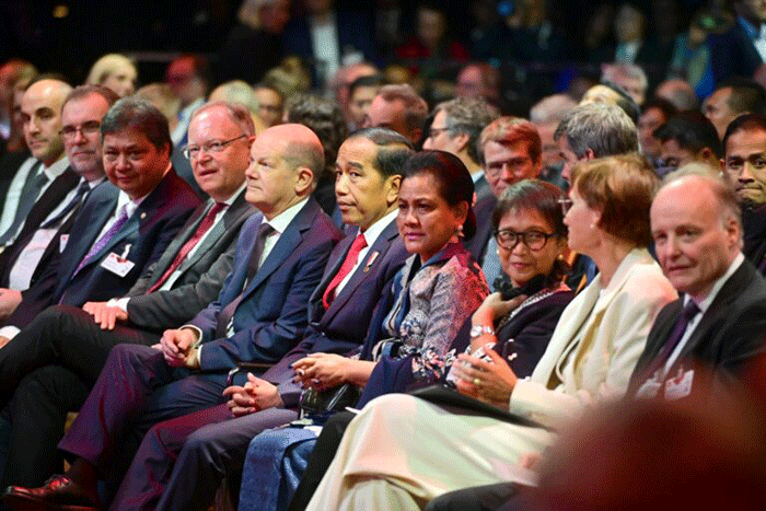 Presiden Joko Widodo memberikan sambutannya ketika menghadiri upacara pembukaan Hannover Messe 2023 di Hannover Congress Centrum, Hannover, Jerman.