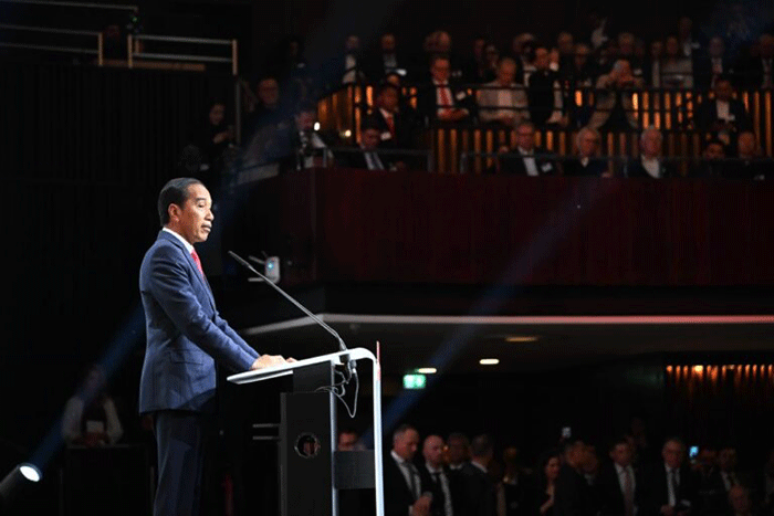 Presiden Joko Widodo memberikan sambutannya ketika menghadiri upacara pembukaan Hannover Messe 2023 di Hannover Congress Centrum, Hannover, Jerman.