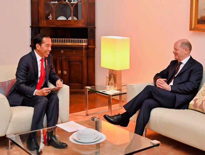 Presiden Joko Widodo diterima oleh Kanselir Jerman Olaf Scholz di Guesthouse Lower Saxony, Hannover, Jerman, Minggu (16/4/2023).