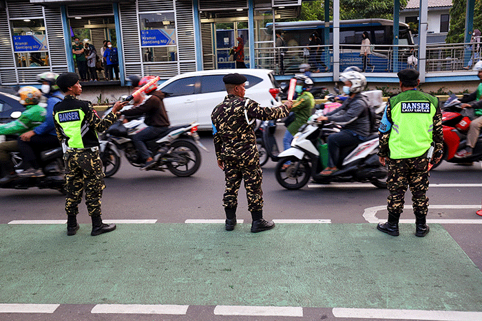 Ketua Umum Pimpinan Pusat Gerakan Pemuda Ansor Yaqut Cholil Qoumas saat menghadiri peresmian posko mudik barisan Ansor serbaguna di Jakarta.