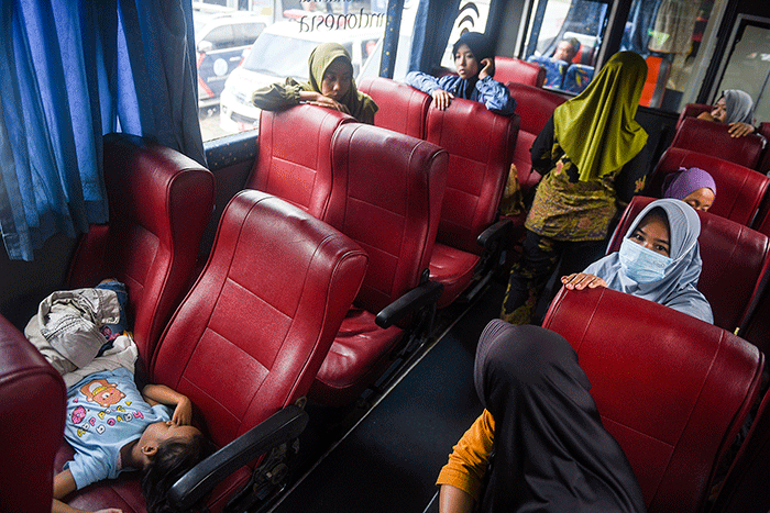 Sebanyak 748 pemudik asal Palembang diberangkatkan ke kampung halaman mengikuti program mudik gratis Pemprov Sumsel.