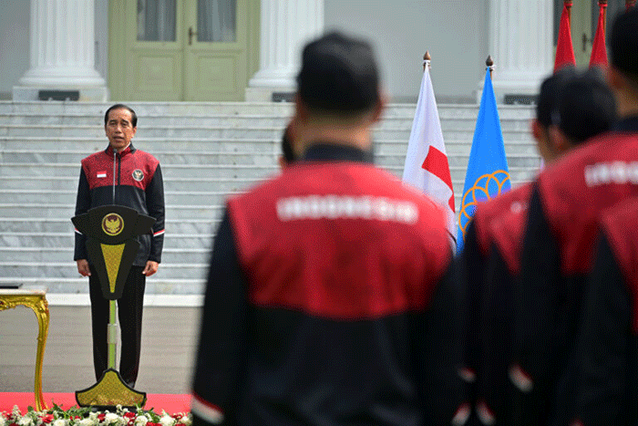 Presiden Joko Widodo secara resmi melepas kontingen Indonesia yang akan berlaga pada SEA Games Ke-32 di Kamboja pada 5-17 Mei 2023 di halaman Istana Merdeka.