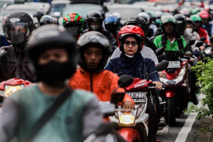 Sejumlah kendaraan terjebak kemacetan saat jam pulang kerja di sejumlah ruas Jalan Jakarta, Rabu (10/5/2023).