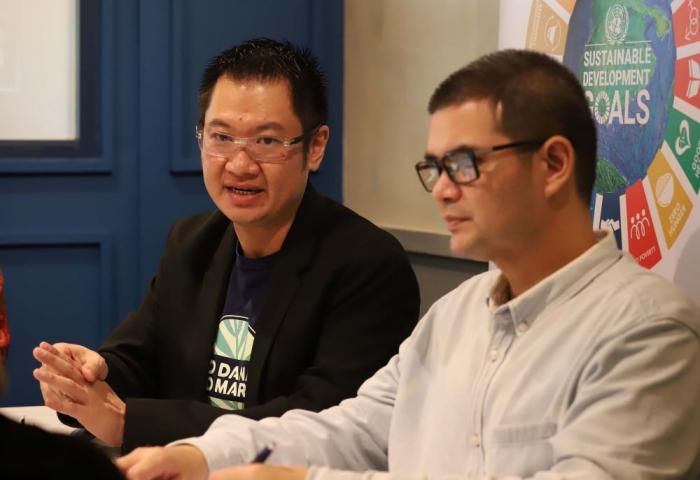 Founder dan CEO Danamart Patrick Gunadi (kiri) dan Advisor Danamart Roberto Sumabrata memberikan keterangan pers di Jakarta, Kamis (11/5/2023).