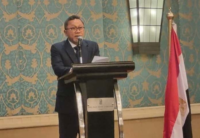 Menteri Perdagangan (Mendag) Zulkifli Hasan menyampaikan sambutan saat menghadiri acara Forum Bisnis Indonesia-Mesir di Kairo, Mesir, Minggu (14/5/2023).