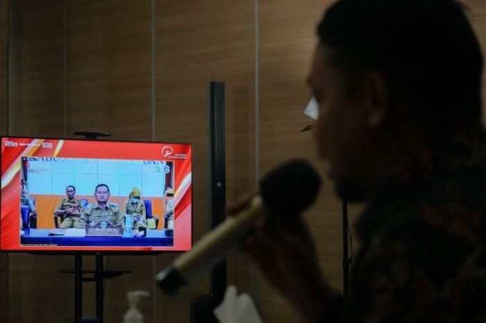 Bupati Lamongan Yuhronur Efendi memberikan pemaparan materi melalui zoom saat penjurian Indonesia Visionary Leader (IVL) sesi XII