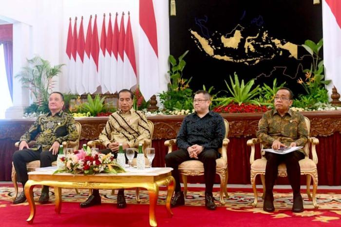 Presiden Joko Widodo beraudiensi dengan Paguyuban Sosial Marga Tionghoa Indonesia (PSMTI) di Istana Negara, Jakarta, Senin (15/5/2023).