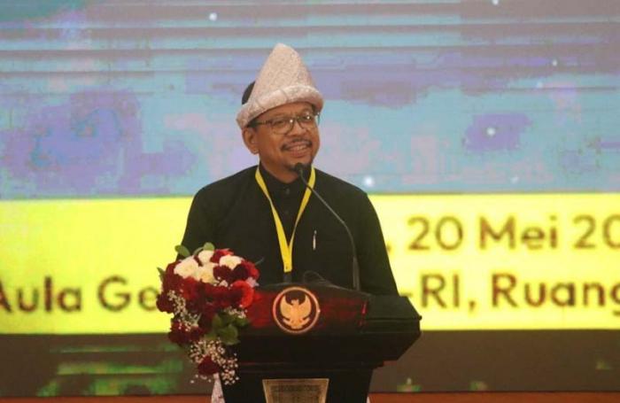 Ketua Panitia Halal Bihalal M Qodari menyampaikan sambutan pada halal bihalal TP Sriwijaya.