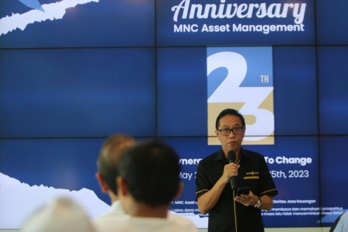 Dirut MNC Asset Management Ferry Kojongian memberi sambutan pada perayaan ulang tahun ke-23 MNC Asset Management.