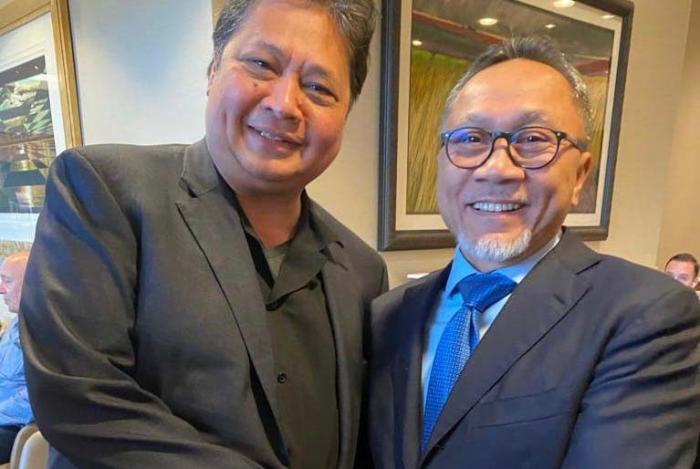 Ketum Golkar Airlangga Hartarto dan Ketum PAN Zulkifli Hasan melakukan pertemuan di Amerika Serikat usai pertemuan tingkat menteri APEC di McNamara Airport, AS.