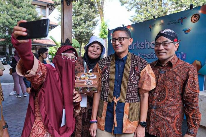 Menparekraf Sandiaga Uno menghadiri Workshop Kabupaten/Kota (KaTa) Kreatif 2023 di Pendopo Parasamya Bantul, Minggu (28/5/2023).