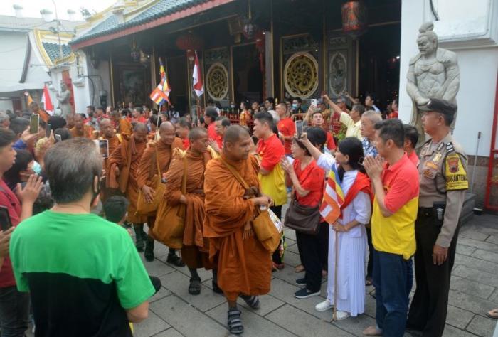 Rombongan 32 Biksu Perjalanan Ritual Thudong Dari Thailand Singgah Di ...