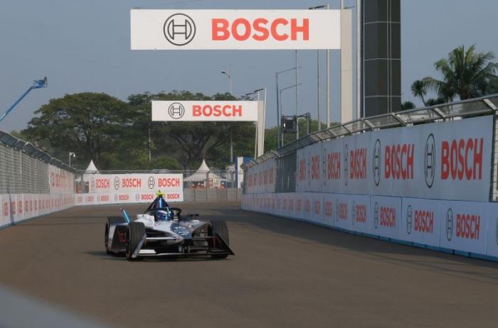 Bosch menegaskan bahwa elektromobilitas membuat mobilitas di perkotaan, seperti di Jakarta, tidak hanya lebih berkelanjutan, tetapi juga lebih menarik .