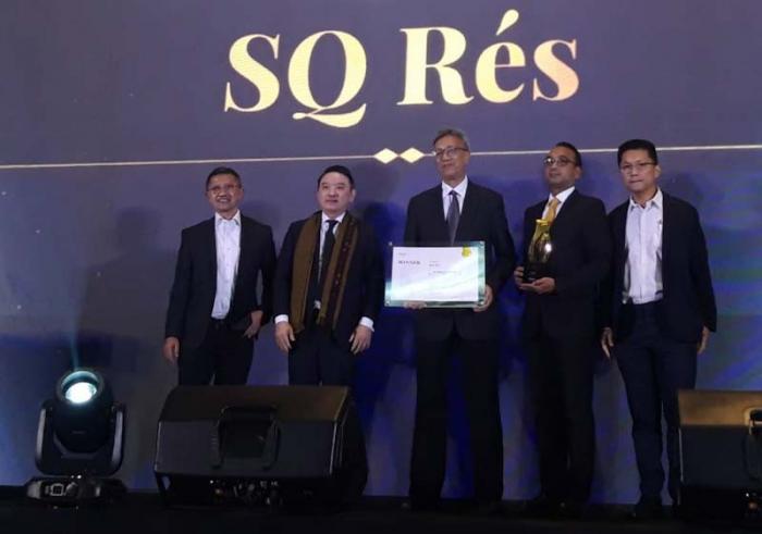 Apartemen yang dikembangkan oleh PT Intiland Development Tbk ini memenangkan penghargaan pada kategori Best High-End Apartment (JAVA).