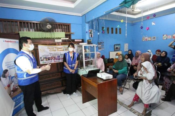 Panin Dai-ichi Life lakukan kegiatan literasi keuangan khususnya mengenai asuransi kepada para orang tua siswa Pendidikan Anak Usia Dini PKBM Citra Binar Rahma.