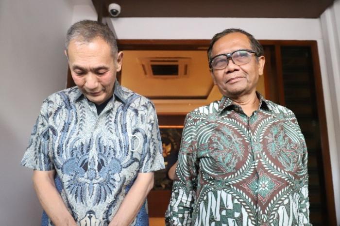 Menko Polhukam Mahfud Md dan Jusuf Hamka memberikan keterangan setelah melakukan pertemuan