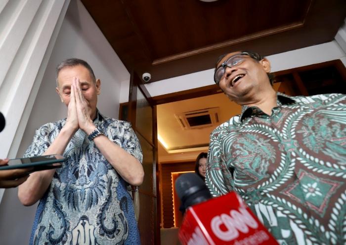 Menko Polhukam Mahfud Md dan Jusuf Hamka memberikan keterangan setelah melakukan pertemuan